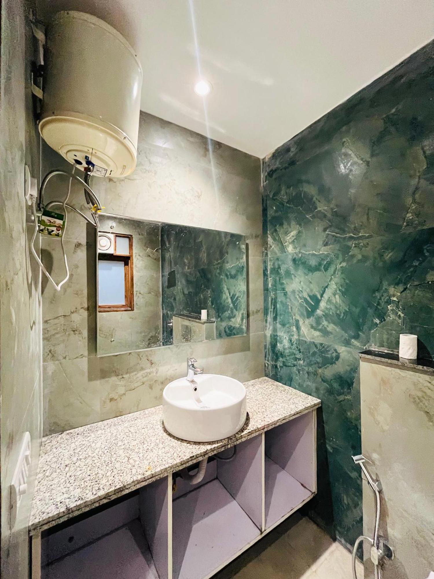 24 Seven - Malviya Nagar Hotel New Delhi